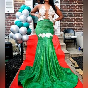 Emerald green prom dress
